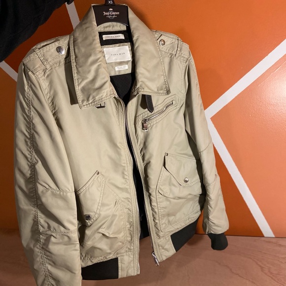 Zara Man Wind Breaker - Picture 1 of 11